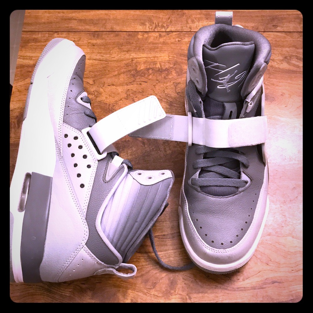 Jordan Flight 97’s Men’s 9.5. Grey/white/silver